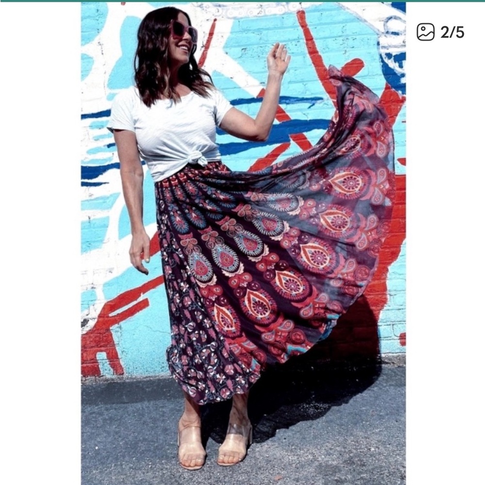 NWT Anthropologie Eva Franco paisley pleated midi skirt is a stylish size 4 boho
